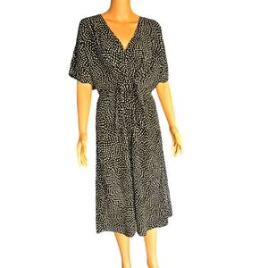 CALISTA Black + White V-Neck Blouson Dress Short Sleeve. Ties under bust Sz M